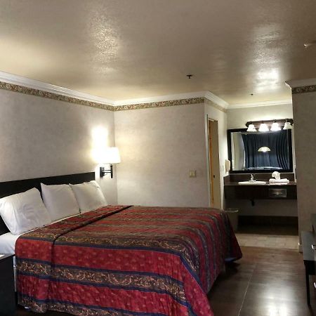 Travelers Inn Lax/ลอว์นเดล ภายนอก รูปภาพ