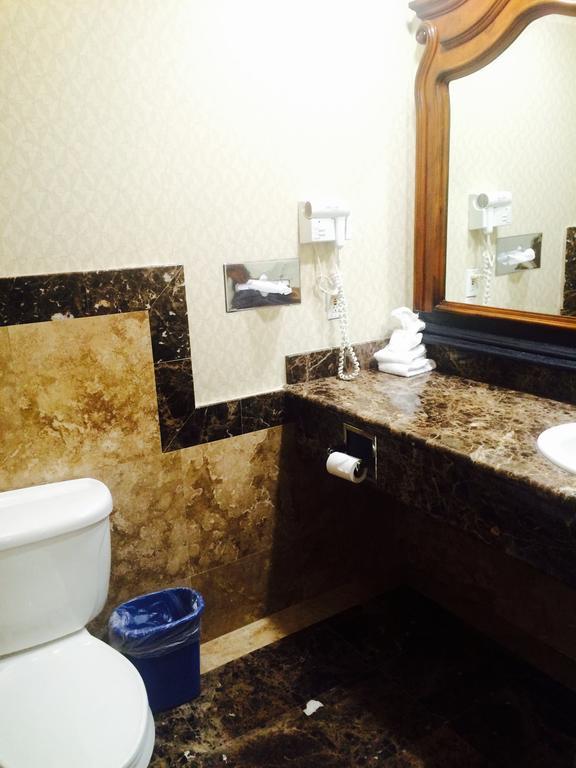 Travelers Inn Lax/ลอว์นเดล ภายนอก รูปภาพ