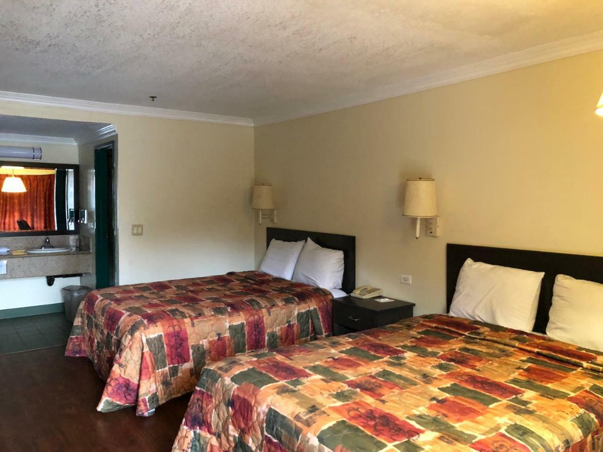 Travelers Inn Lax/ลอว์นเดล ภายนอก รูปภาพ