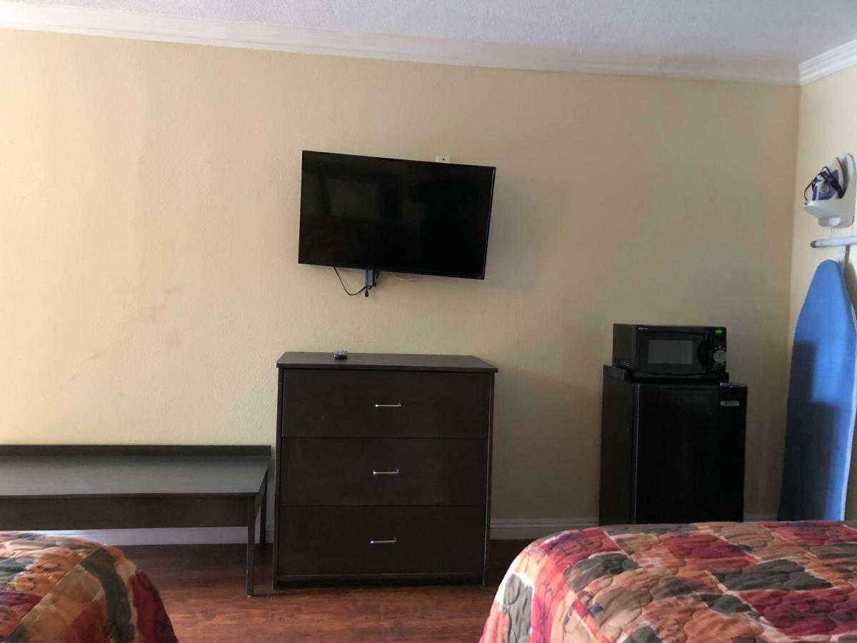 Travelers Inn Lax/ลอว์นเดล ภายนอก รูปภาพ